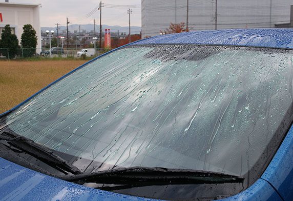 SOFT99 Glaco Roll On Large 04107 – Glass Rain Repellent For Windscreen & Mirrors + Microfibre Cloth