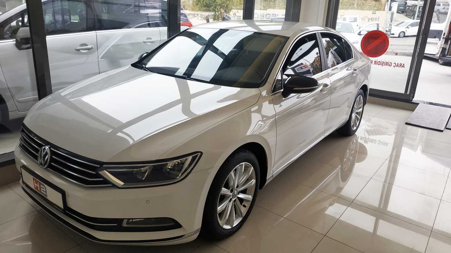 VW Passat B8 15+ M4 Style Gloss Black Mirror Caps 2 2015vwpasaykap 1