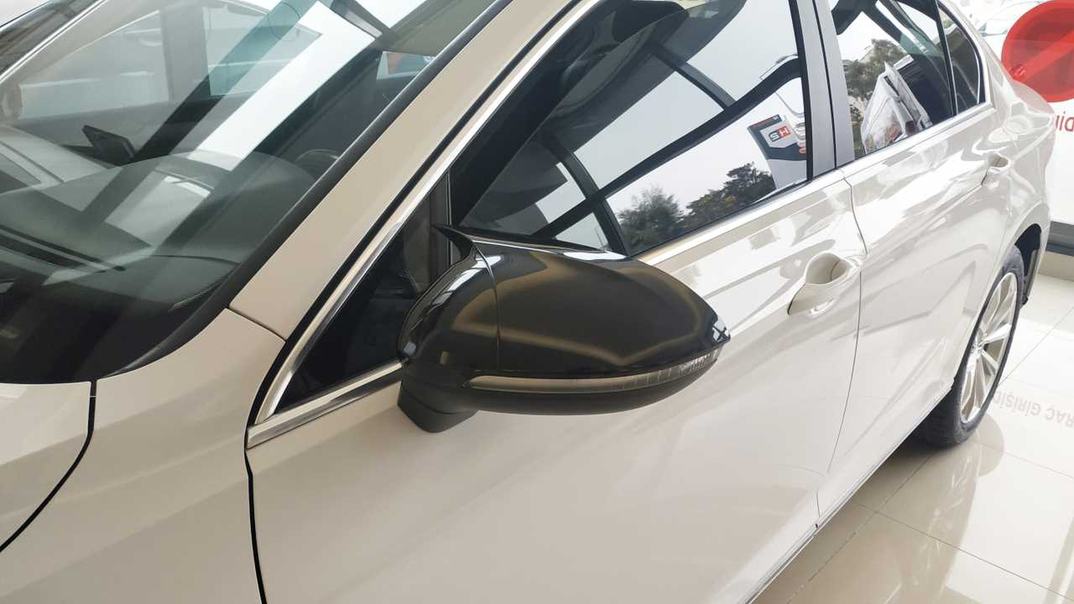VW Passat B8 15+ M4 Style Gloss Black Mirror Caps 3 2015vwpasaykap 1 1