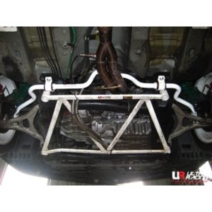 Ultra Racing Front Swaybar 25mm (Integra 01-06 DC5) 8 Ultra Racing DC5 front sway bar in white fitted under the front of a car