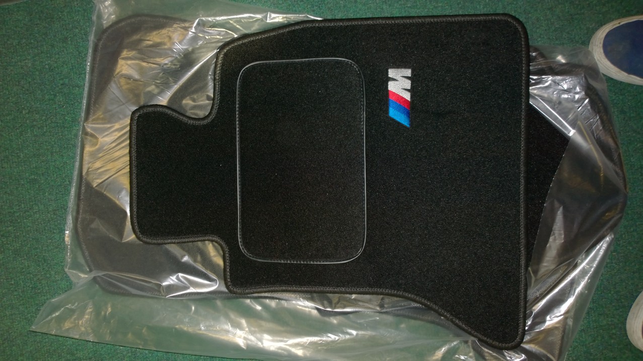 Carpet / Rubber Fitted Floor Car Mats 8 car mats mtec