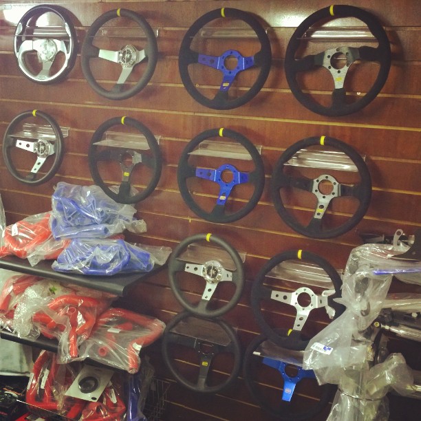 BMW E36 Boss Kit / E46 Boss Kit / E90 Boss Kit / E39 Boss Kit 2 steering wheels 1 1