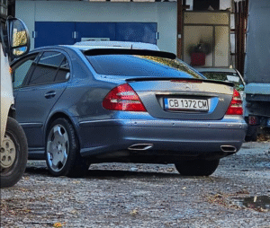 Mercedes E-Class Roof Spoiler - AMG Style (w211 2003-2009) 11 Mercedes E-Class Roof Spoiler - AMG Style (w211 2003-2009)