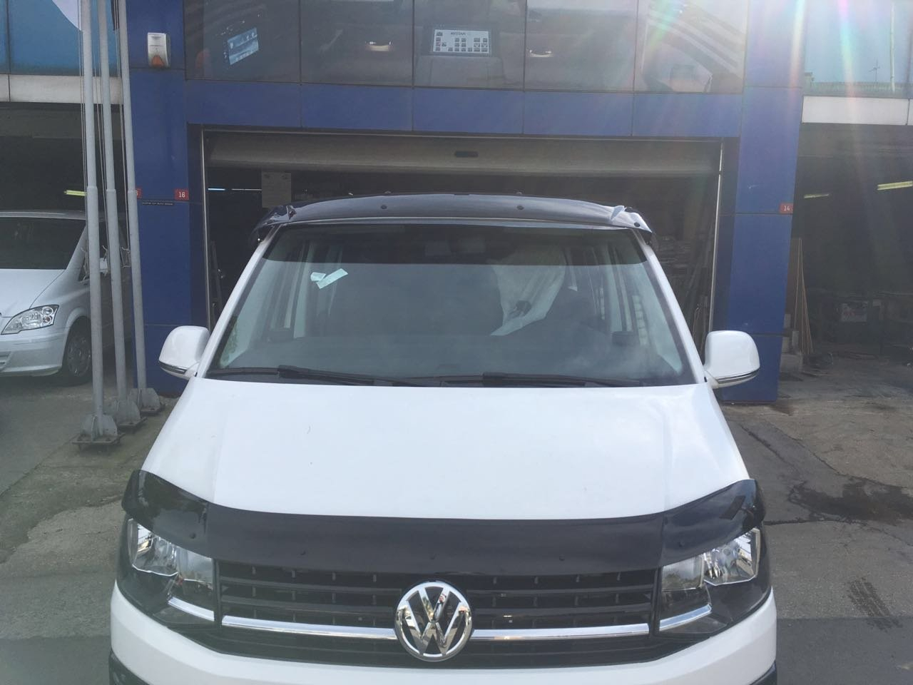 VW Transporter Front Sun Visor - T5 / T6 10 8081g123 3w
