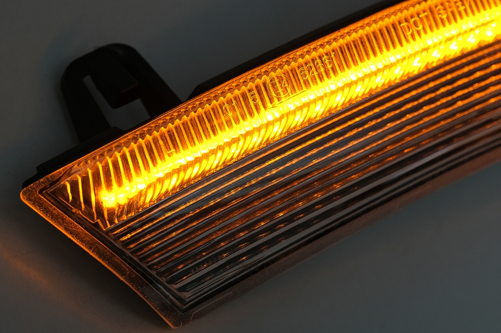 VW Golf 5 / Jetta LED Dynamic Mirror Indicators 2 VW Golf 5 / Jetta LED Dynamic Mirror Indicators - Image 2