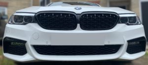 BMW 5 Series G30 Kidney Grilles -  Diamond Style Gloss Black (LCI 2020-2024)