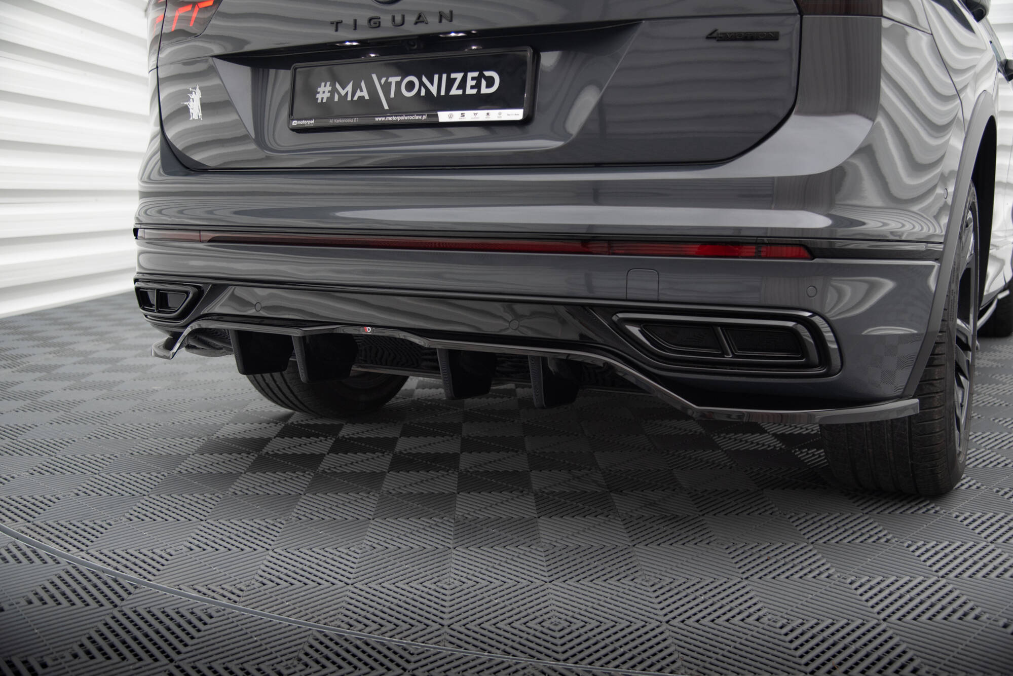 Maxton Design VW TIGUAN Rear Lip - Gloss (Mk2 Facelift R-Line) (2024+) 3 VW TI 2F RLINE RD1GRD2G c