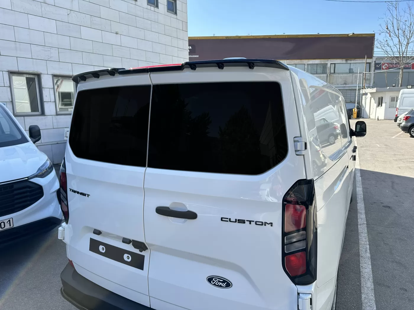 Ford Transit Custom Mk2 Spoiler - Barn Door (2023+) 3 A 512 4 1400x1050