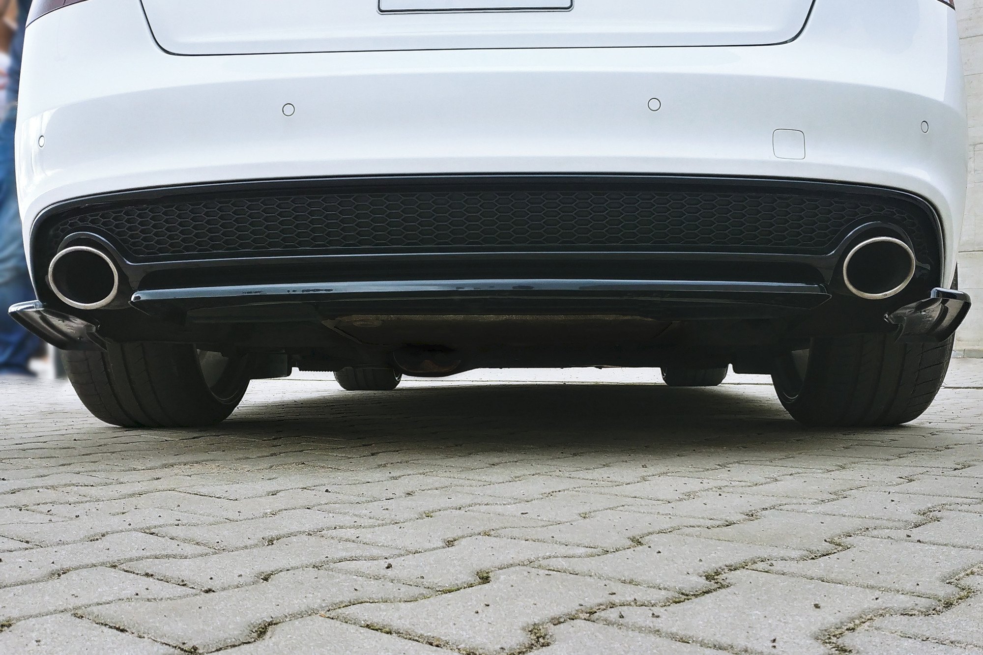 Audi A5 S-Line 8T FL Coupe Maxton Design Central Rear Diffuser 3 Audi A5 S-Line 8T FL Coupe Maxton Design Central Rear Diffuser