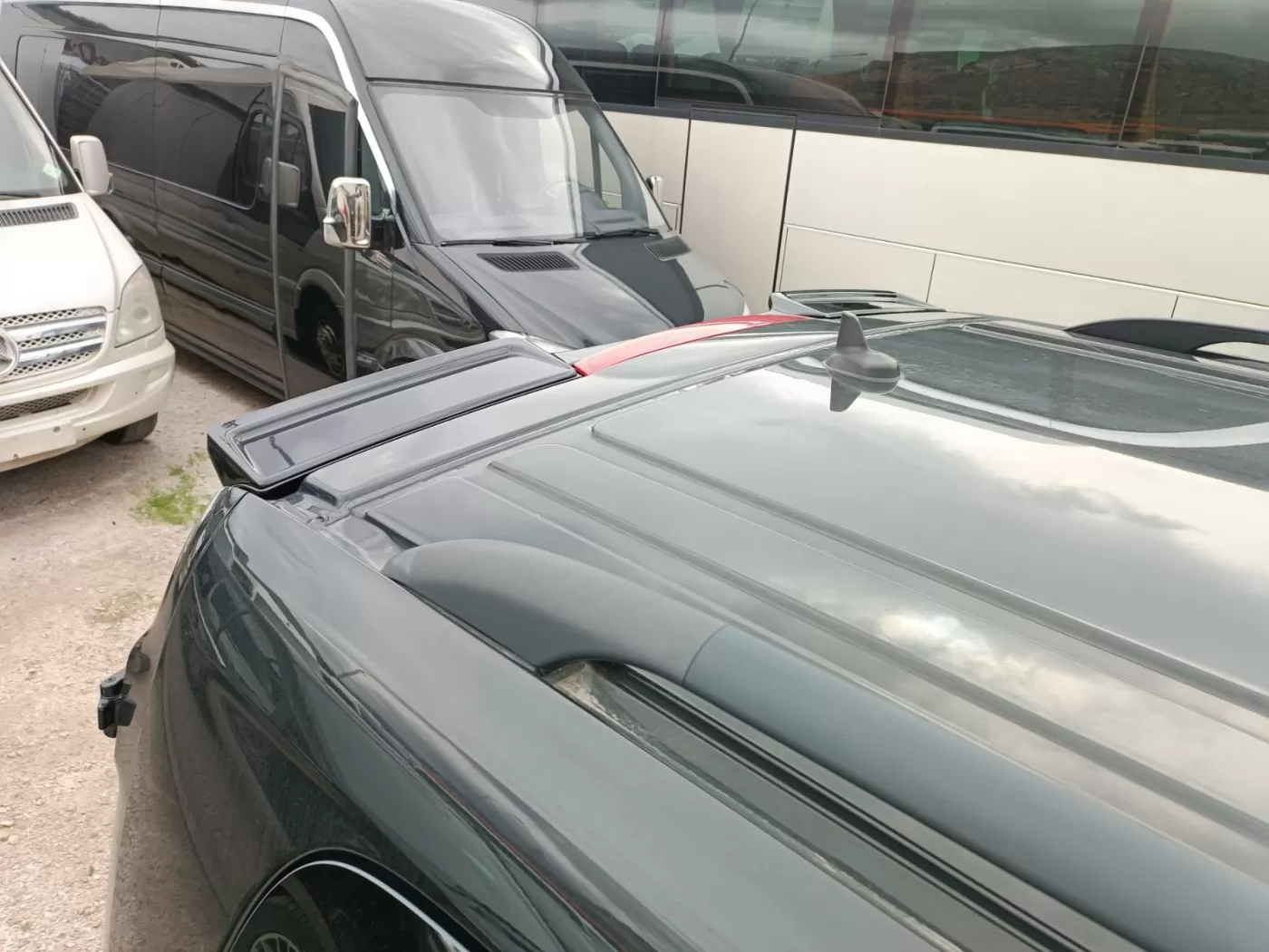 Mercedes Vito 14+ W447 Barn Door Roof Spoiler 3 A 490 2 1400x1050