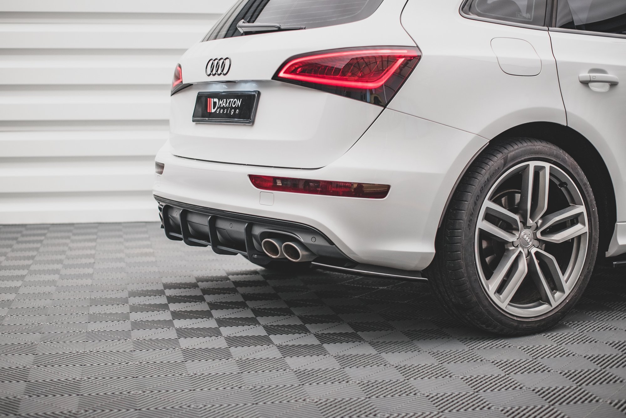 Maxton Design Audi Q5 S-Line Mk1 12-17 Rear Spats - Gloss (2012-2017) 2 AU SQ5 1 RSD1G c