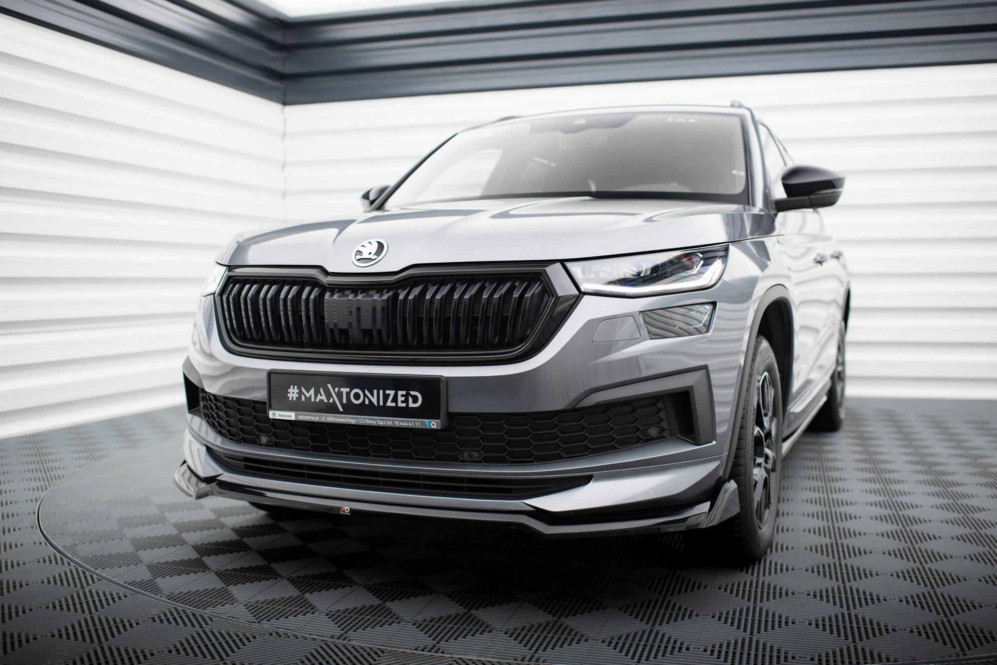 Maxton Design - Skoda Kodiaq Front Lip Sportline Gloss v2 (2021-2023) 2 Maxton Skoda Kodiaq 21 23 Sportline Gloss v2 Front Lip