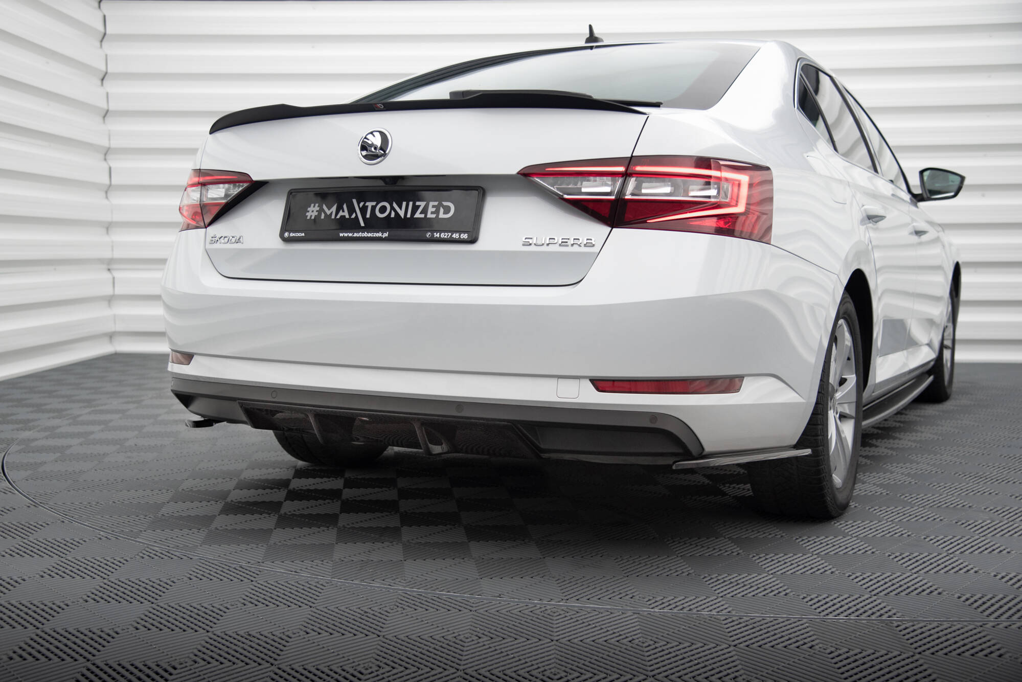 Maxton Design Skoda Superb 15-19 Rear Spats - Gloss (2015-2019) 1 Maxton Design Skoda Superb 15-19 Rear Spats - Gloss