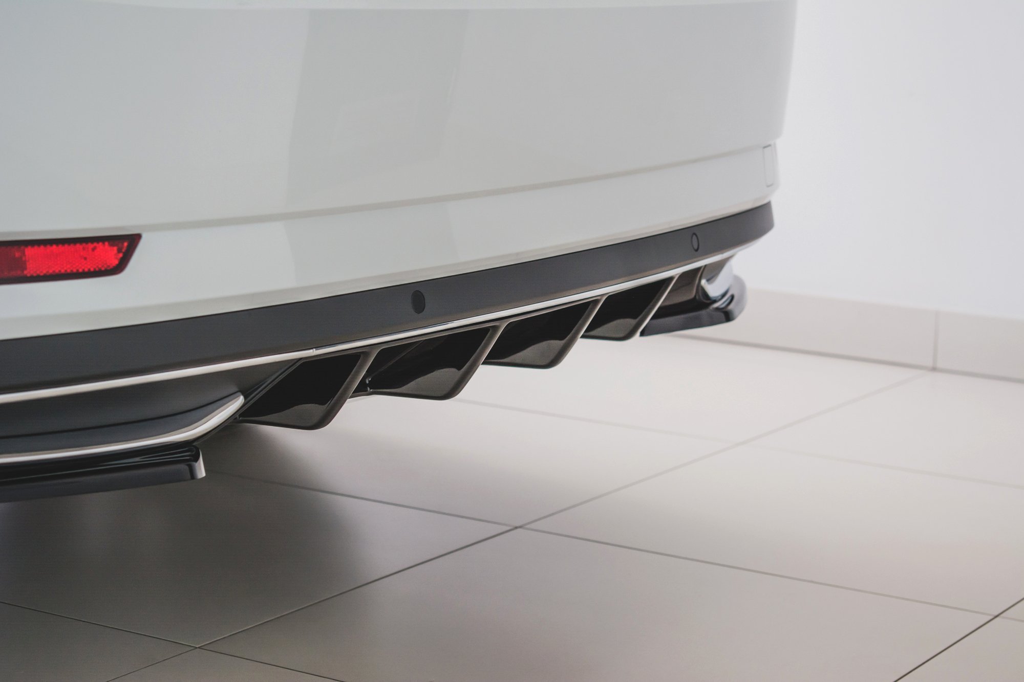 Maxton Design Skoda Superb 19+ Rear Diffuser - Gloss (2019+) 3 SK SU 3F RS1G c