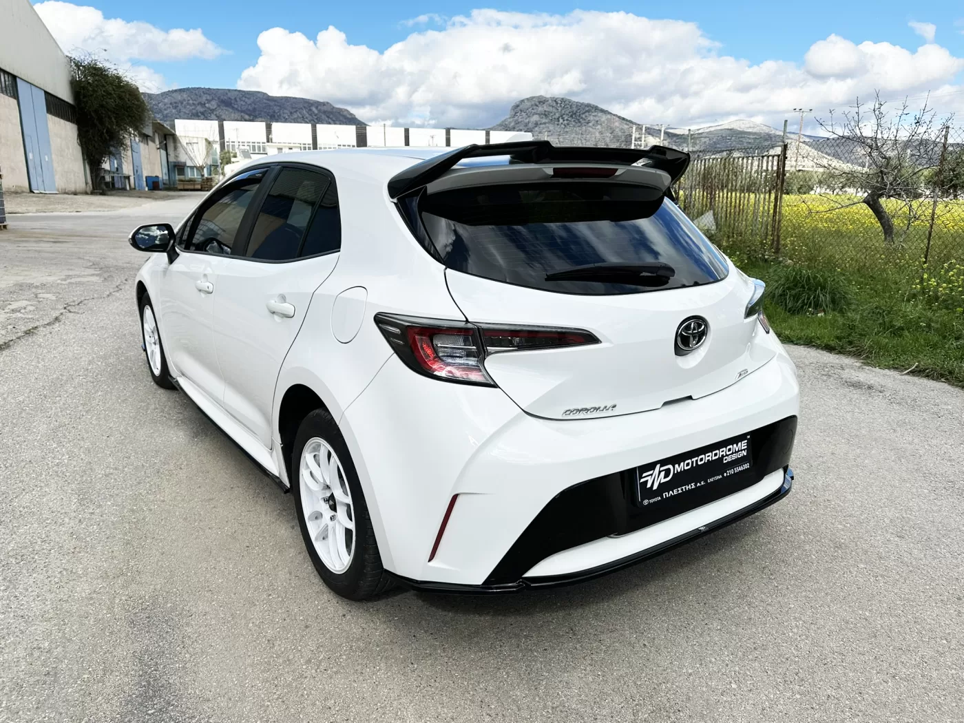 Toyota Corolla Mk12 18+Roof Spoiler 5 A 511 2 1400x1050
