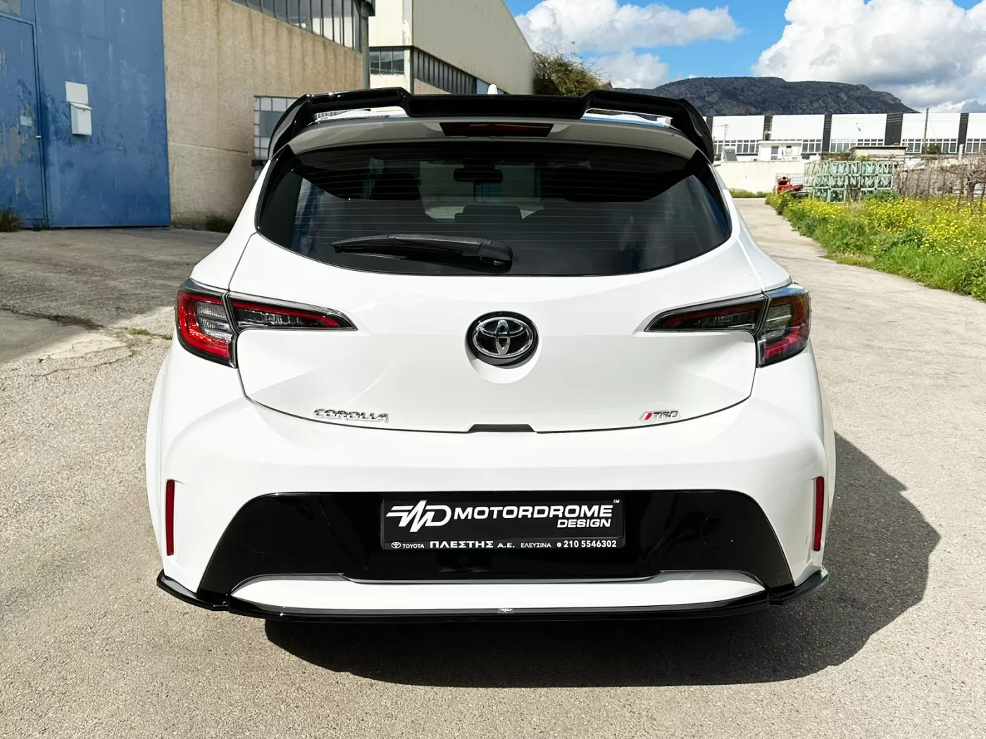 Toyota Corolla Mk12 18+Roof Spoiler 4 A 511 3 1400x1050