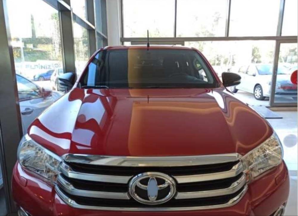 Toyota Hilux Mk8 Black Mirror Caps 2 Toyota Hilux Mk8 Black Mirror Caps - Image 2