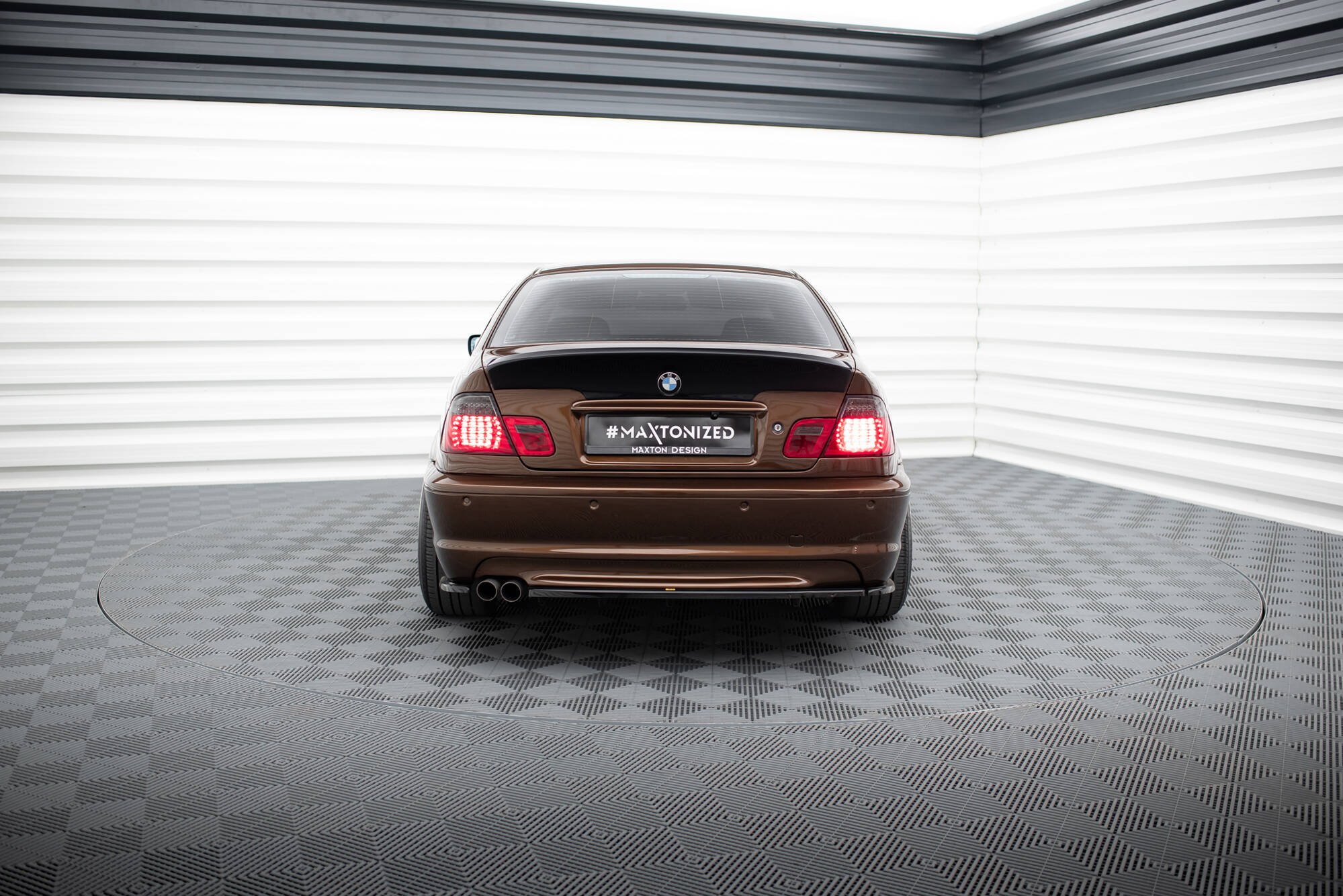 MAXTON DESIGN BMW E46 Coupe Rear Spats- Gloss Black (1999-2006) 2 MAXTON DESIGN BMW E46 Coupe Rear Spats- Gloss Black (1999-2006) - Image 2