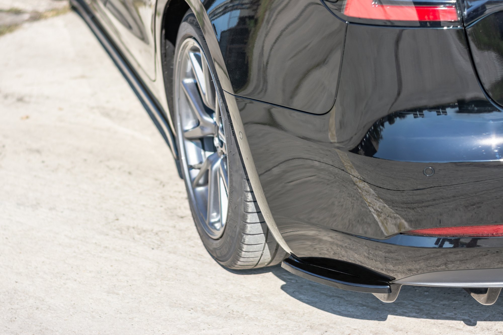 Maxton Design Tesla Model 3 Rear Spats - Gloss (2017-2023) 2 Maxton Design Tesla Model 3 Rear Spats - Gloss (2017-2023) - Image 2