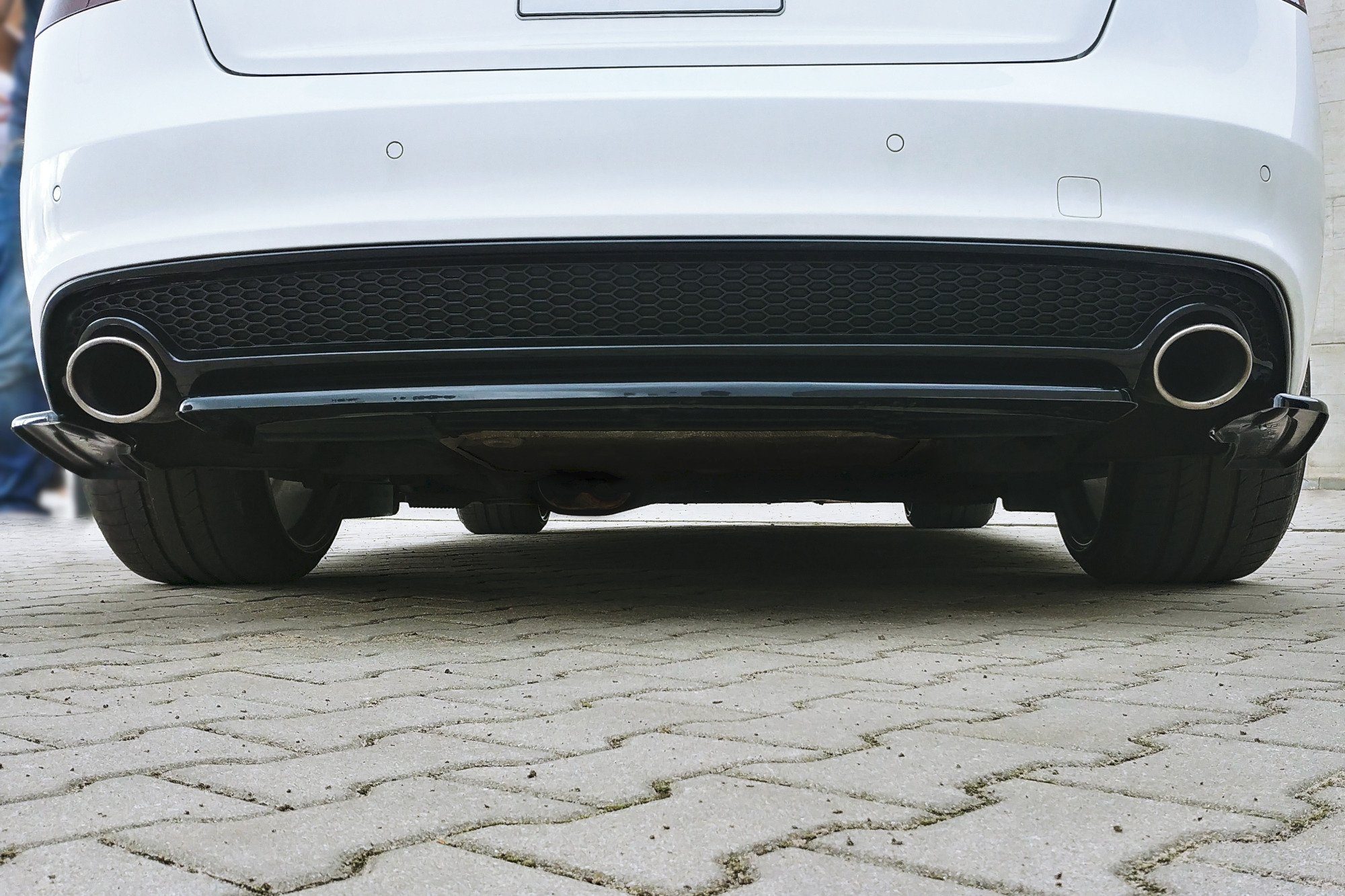 Maxton Design Audi A5 Coupe/Sportback S-Line Rear Center Lip - Gloss (8T 2011-2016) 3 Maxton Design Audi A5 Coupe/Sportback S-Line Rear Center Lip - Gloss (8T 2011-2016) - Image 3