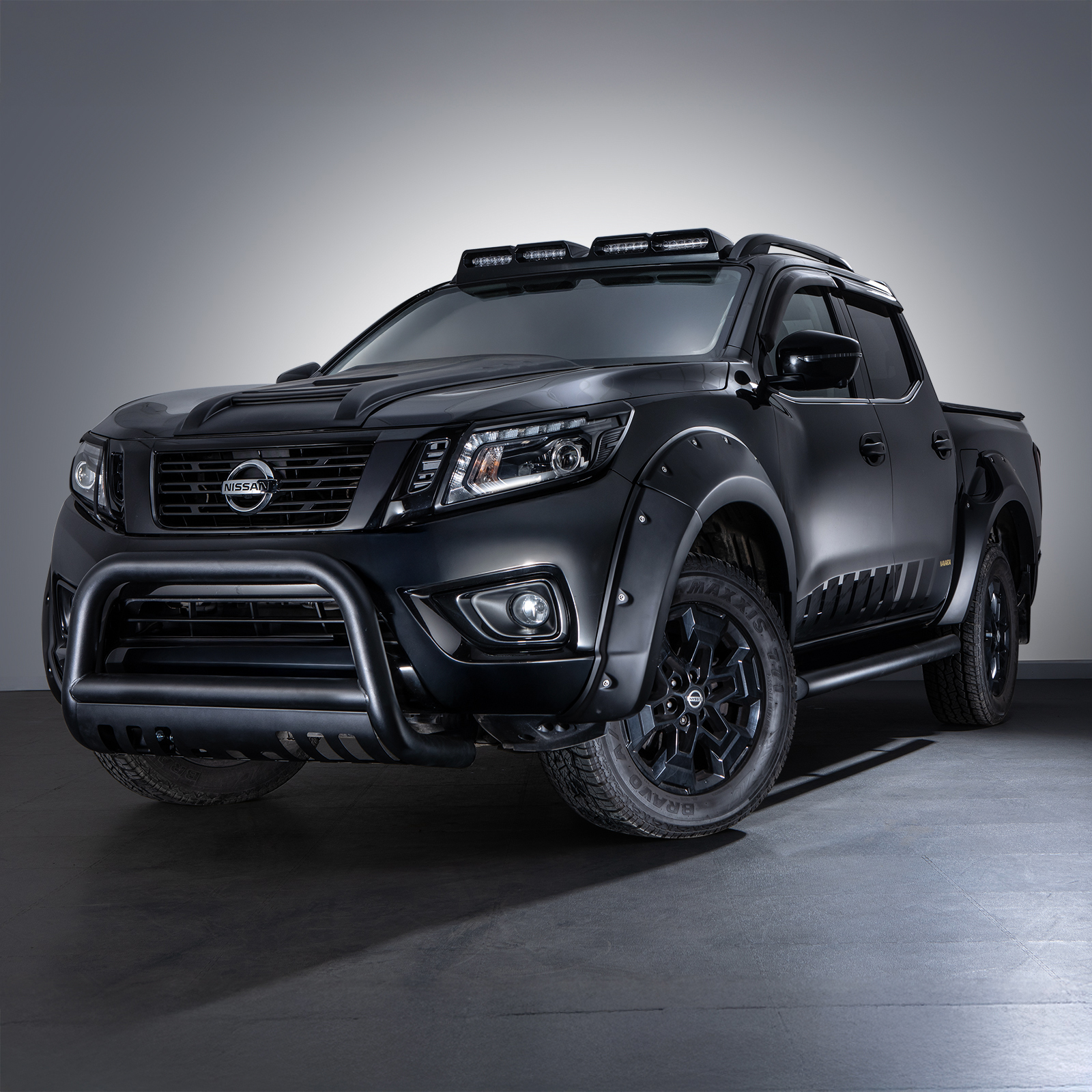 Nissan Navara Side Bars - Matte Black (NP300 2015-2021) 4 Nissan Navara Side Bars - Matte Black (NP300 2015-2021) - Image 4