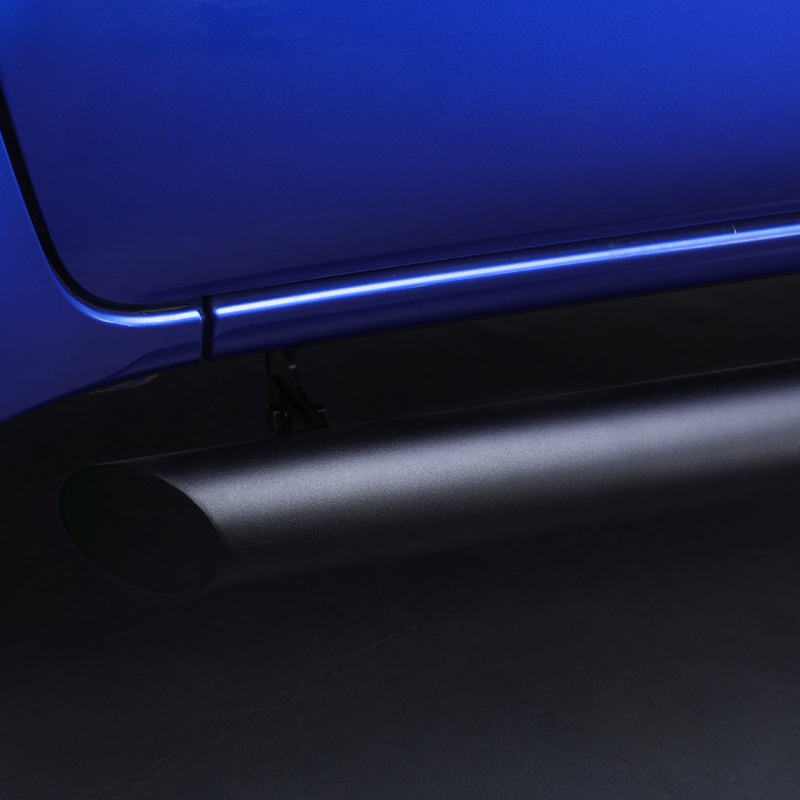 Toyota Hilux Side Bars - Matte Black (Mk8/Mk9 2015-2025) 3 Toyota Hilux Side Bars - Matte Black (Mk8/Mk9 2015-2025) - Image 3