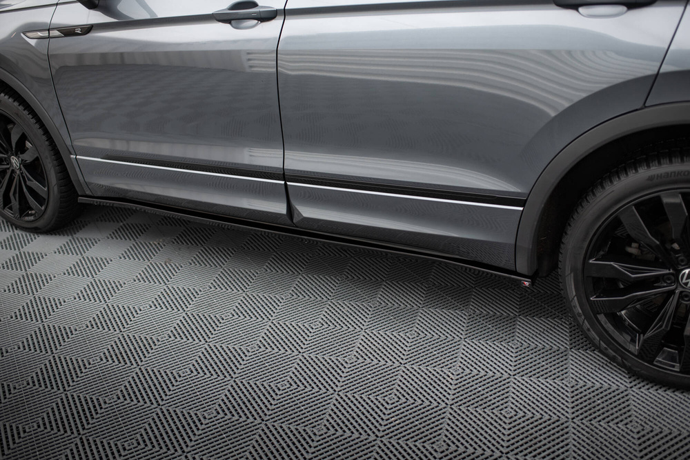 Maxton Design VW Tiguan Allspace Side Skirt Extensions - Gloss (MK2 2015-2020) 3 Maxton Design VW Tiguan Allspace Side Skirt Extensions - Gloss (MK2 2015-2020) - Image 3