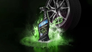Tenzi Bleeding Coloured Wheel Cleaner - Orange / Green / Pink