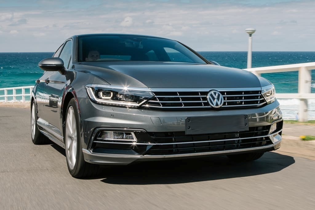 VW Passat R-Line Bumper (B8 2015-2019) 5 VW Passat R-Line Bumper (B8 2015-2019) - Image 5