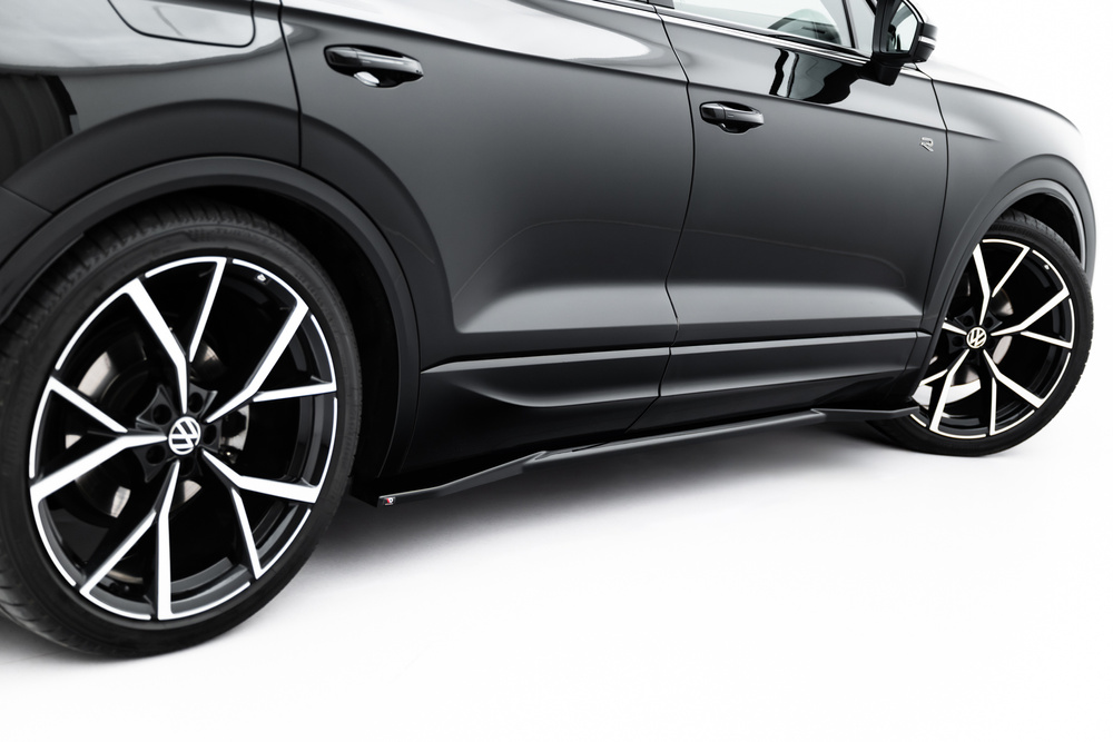 Maxton Design VW Touareg R-Line Side Skirt Extension - Gloss (Mk3.5 2023+) 3 Maxton Design VW Touareg R-Line Side Skirt Extension - Gloss (Mk3.5 2023+) - Image 3