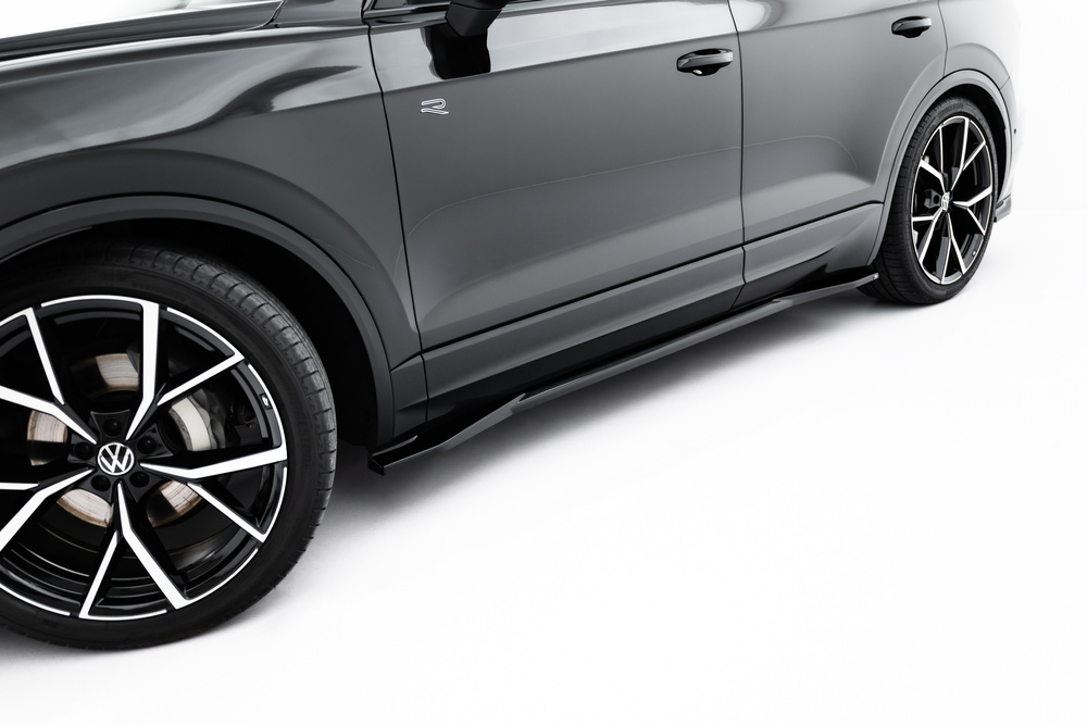 Maxton Design VW Touareg R-Line Side Skirt Extension - Gloss (Mk3.5 2023+) 2 Maxton Design VW Touareg R-Line Side Skirt Extension - Gloss (Mk3.5 2023+) - Image 2