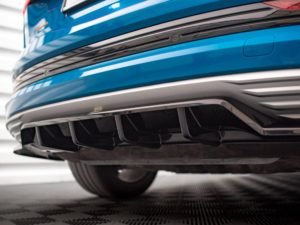 Maxton Design - Audi e-Tron Central Rear Splitter (Vertical Bars)