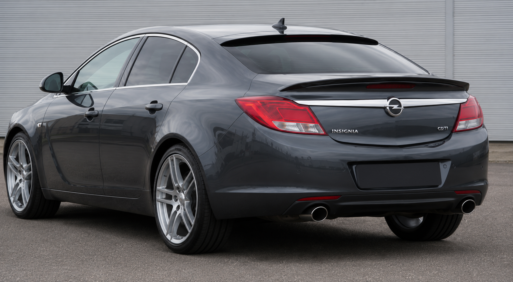 Opel Insignia Roof Spoiler - OPC Style (2008-2013) 1 Opel Insignia Roof Spoiler - OPC Style (2008-2013)