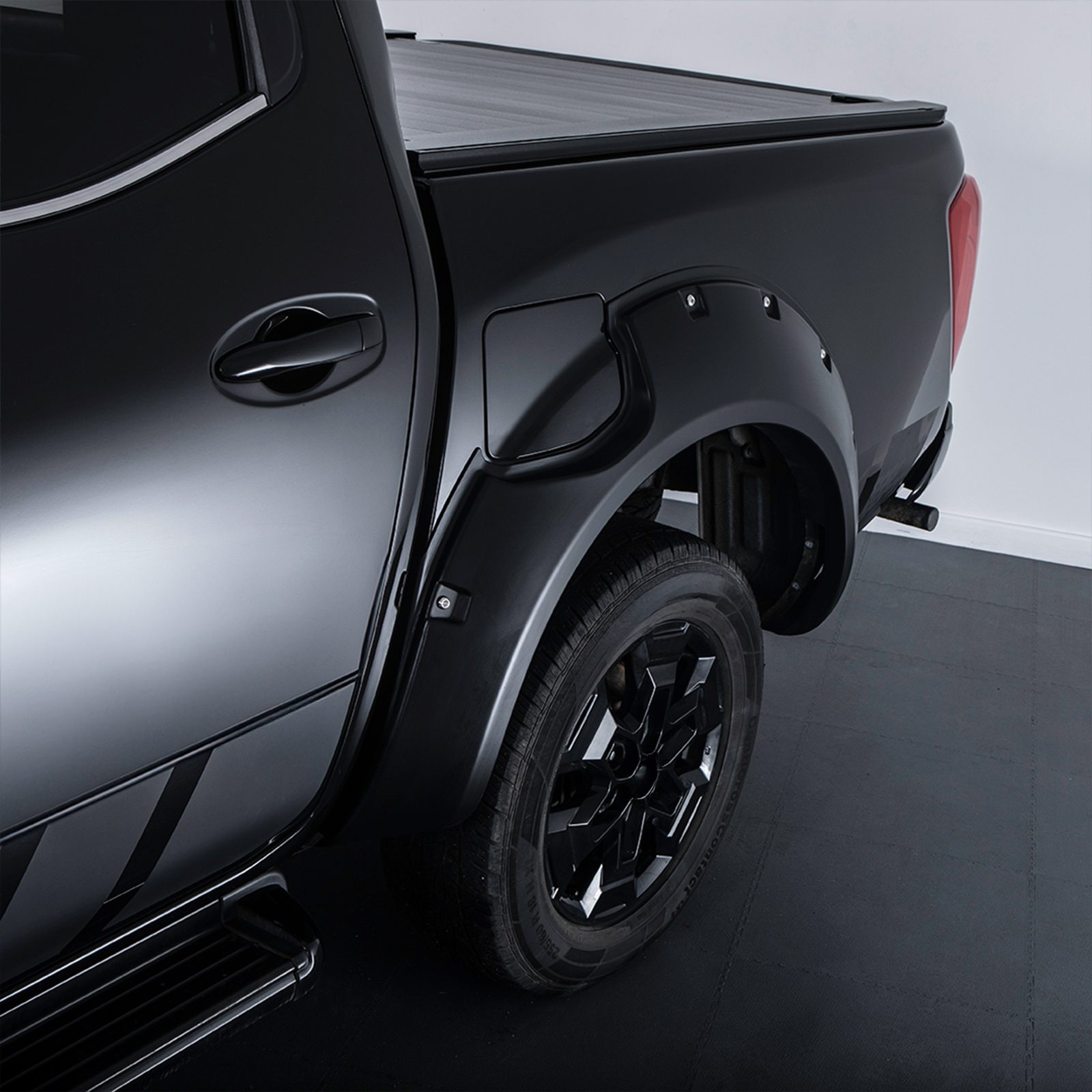 Nissan Navara Wide Arch Kit - MATT BLACK with Rivets - NP300 (2015-2023) 2 Nissan Navara Wide Arch Kit - MATT BLACK with Rivets - NP300 (2015-2023) - Image 2