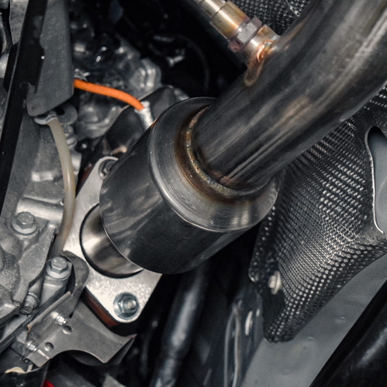 Gravity - 200 Cpi Exhaust Sports Cat Pipes - Land Rover Defender 5.0 V8 L663 2020+ 2 Gravity - 200 Cpi Exhaust Sports Cat Pipes - Land Rover Defender 5.0 V8 L663 2020+ - Image 2
