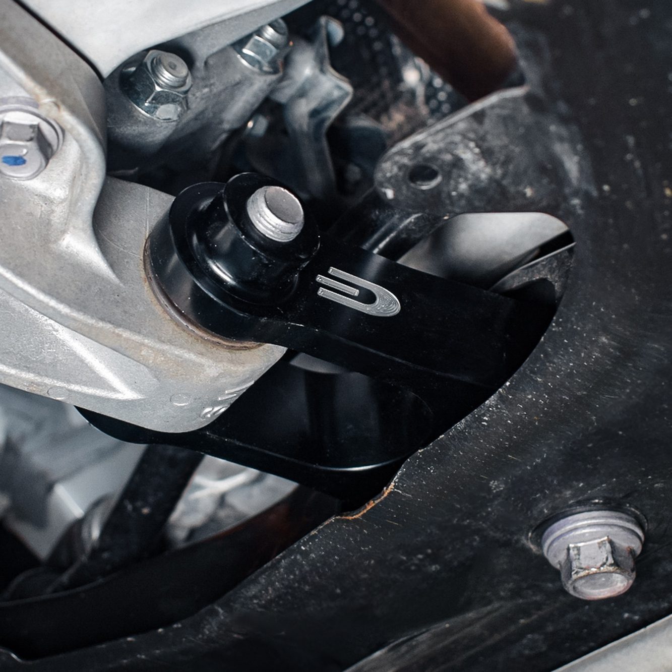 Direnza - Toyota Yaris GR 1.6 Turbo 2020+ | Aluminium Gearbox Torque Mount 2 Direnza - Toyota Yaris GR 1.6 Turbo 2020+ | Aluminium Gearbox Torque Mount - Image 2