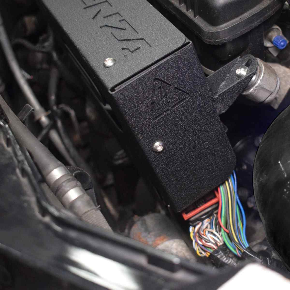 Gravity - Direnza Ecu Heat Shield Black - Ford Focus MK2 St225 2.5 05-11 5 Gravity - Direnza Ecu Heat Shield Black - Ford Focus MK2 St225 2.5 05-11 - Image 5