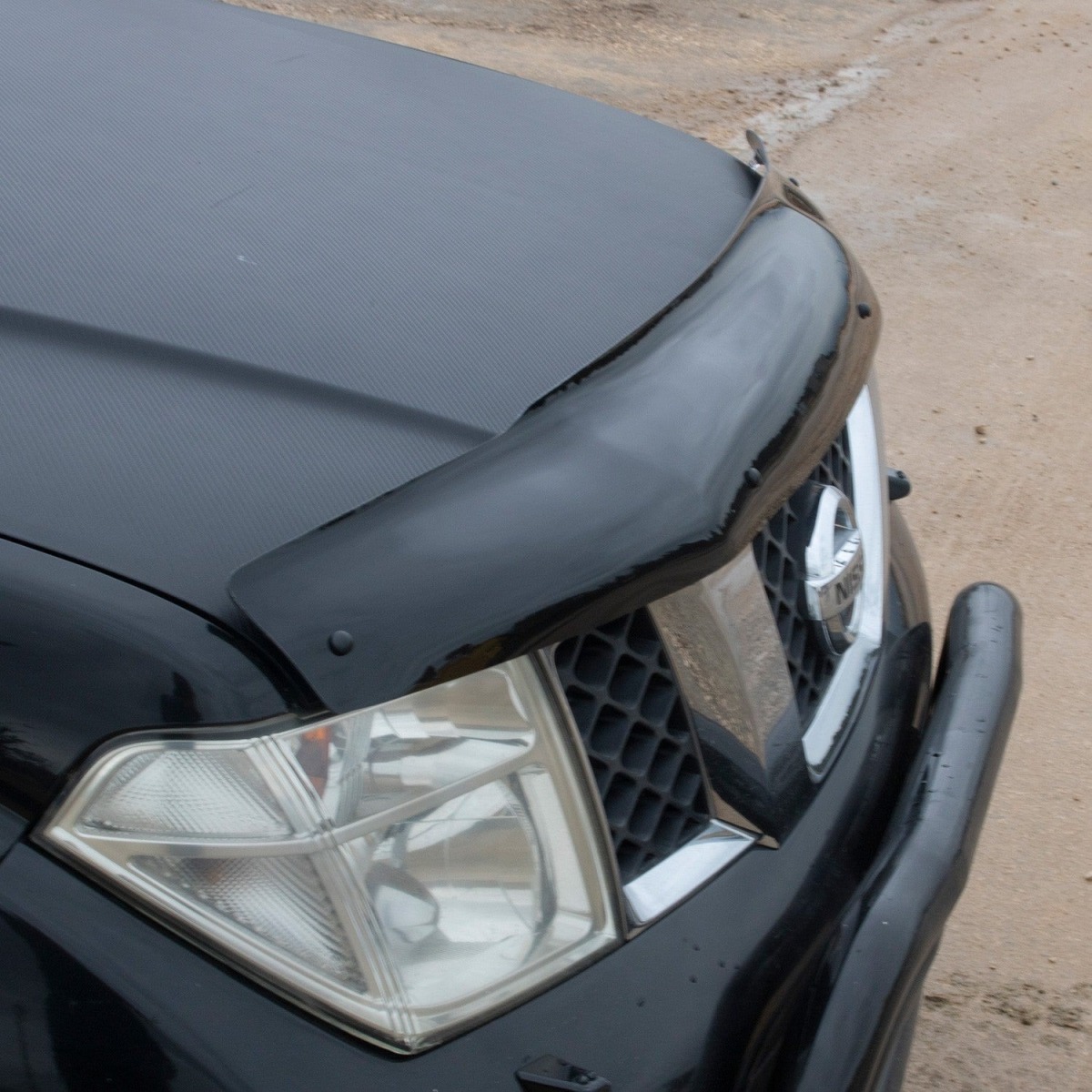 Nissan Navara Bonnet Protector (2006-2015) 3 Nissan Navara D40 2006-2015 bonnet protector