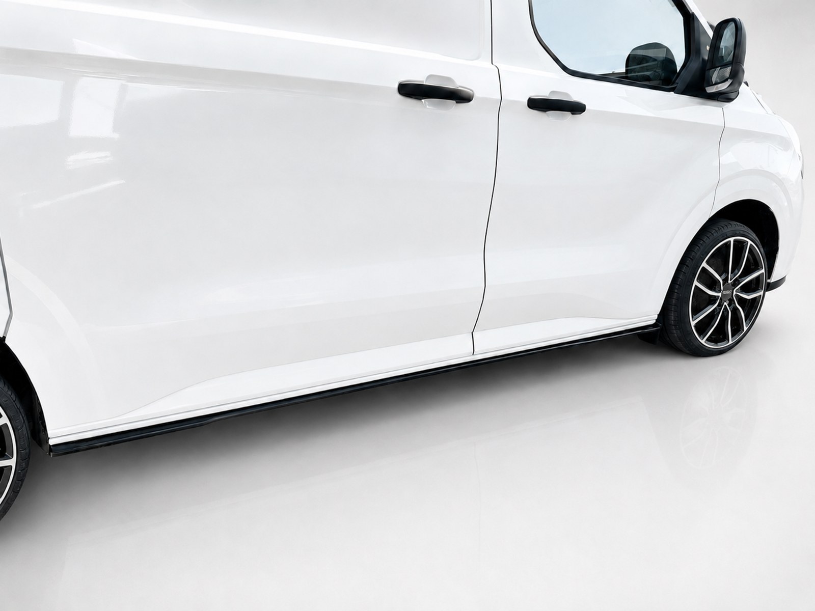 Side skirts Extensions V.1 Ford Transit Custom Mk2 L1 / Volkswagen T7 (2023-on) 1 Side skirts Extensions V.1 Ford Transit Custom Mk2 L1 / Volkswagen T7 (2023-on)