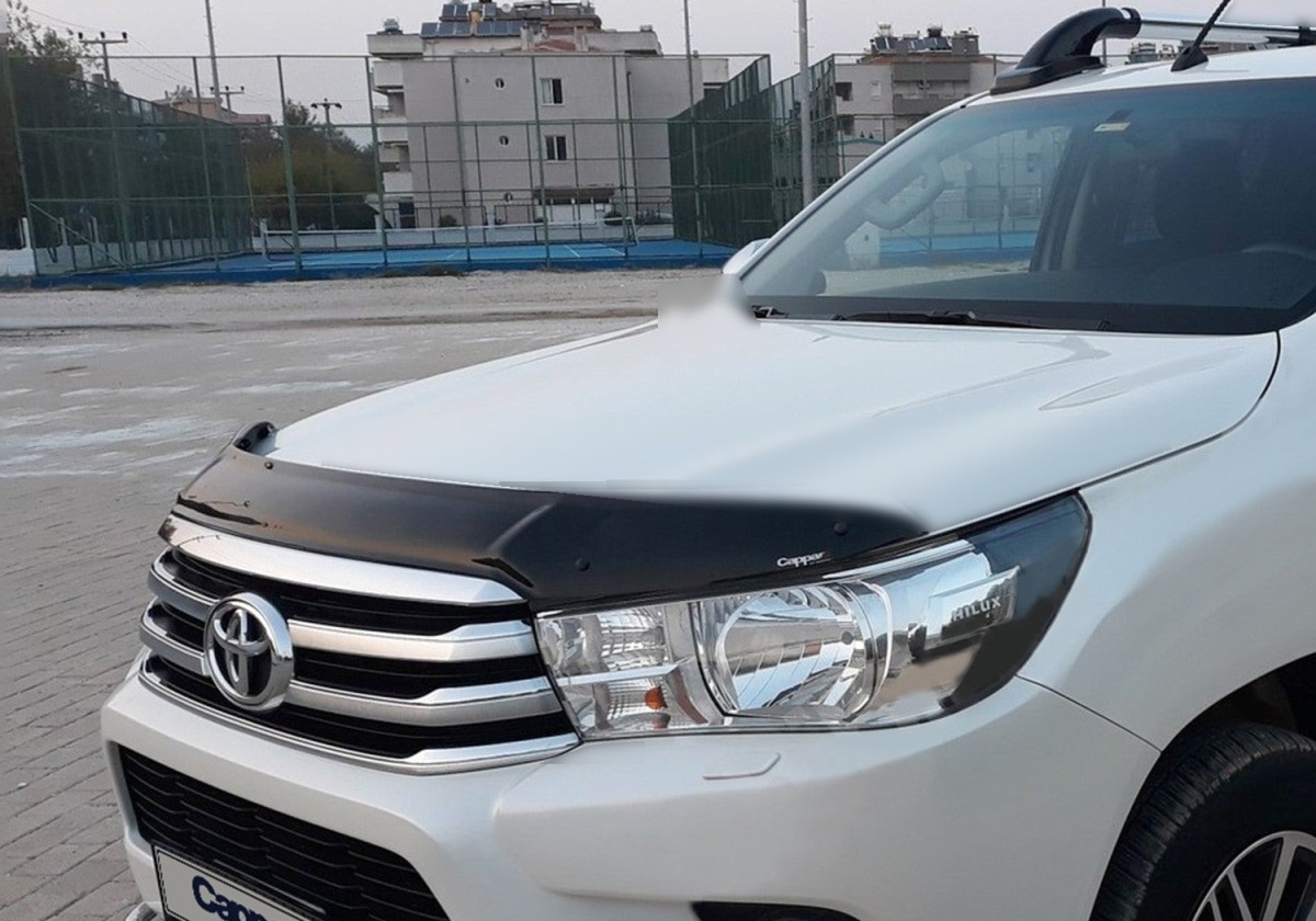 Toyota Hilux Bonnet Protector (2016-2019) 5 Toyota Hilux Mk8 2016-2019 bonnet protector
