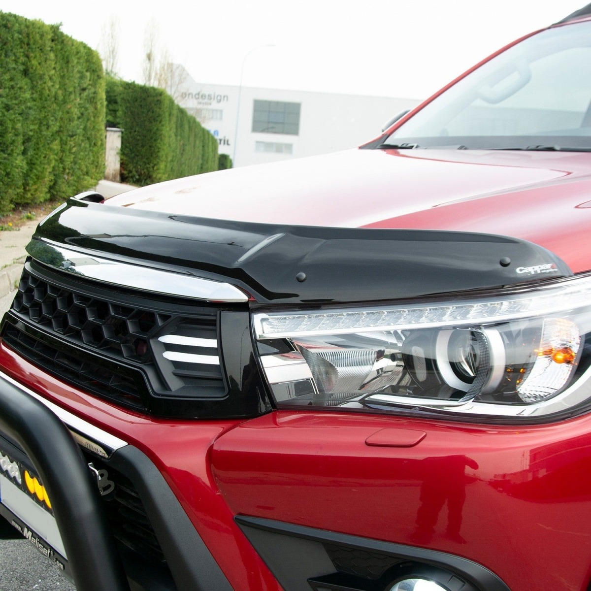 Toyota Hilux Bonnet Protector (2016-2019) 7 Toyota Hilux Mk8 2016-2019 bonnet protector