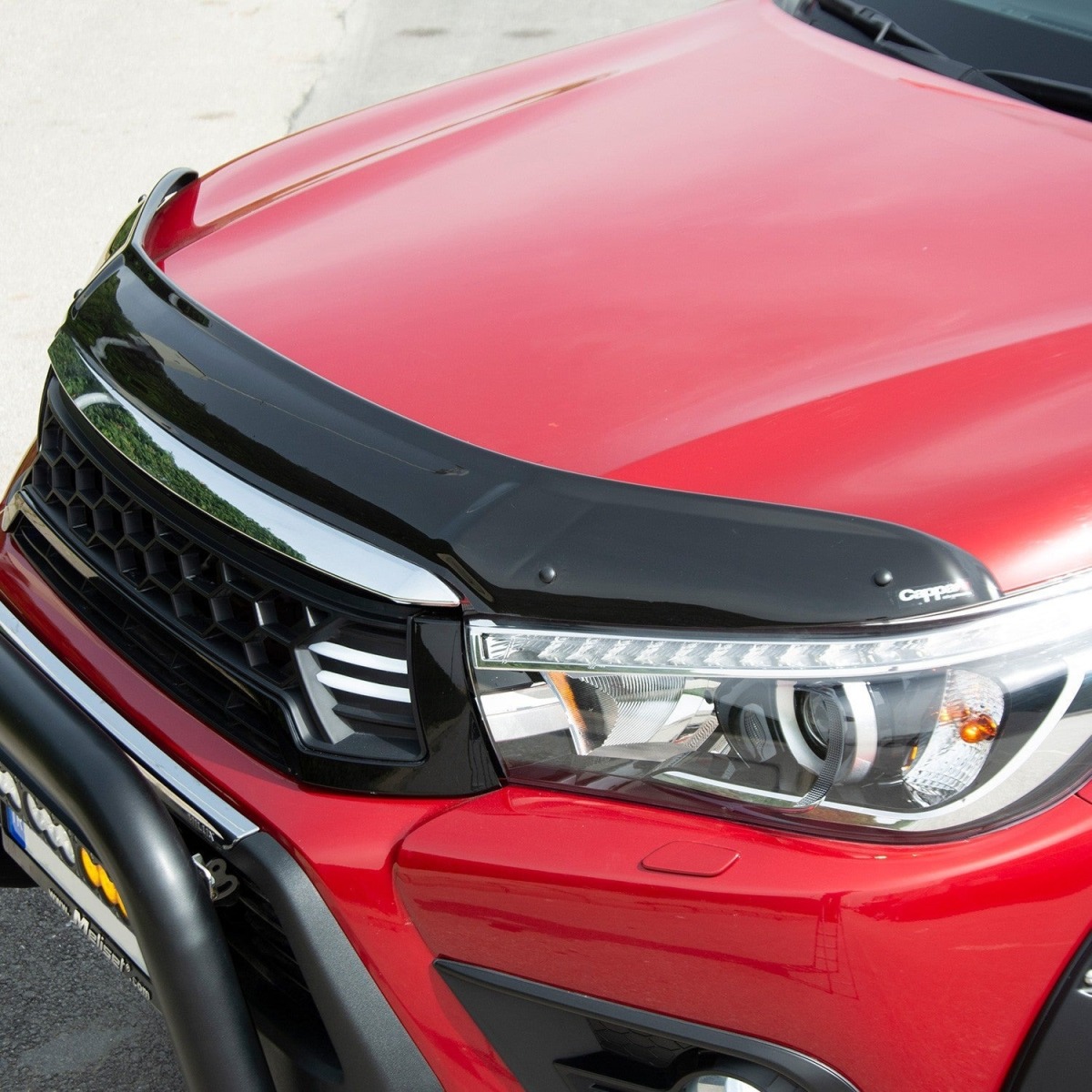 Toyota Hilux Bonnet Protector (2016-2019) 8 Toyota Hilux Mk8 2016-2019 bonnet protector